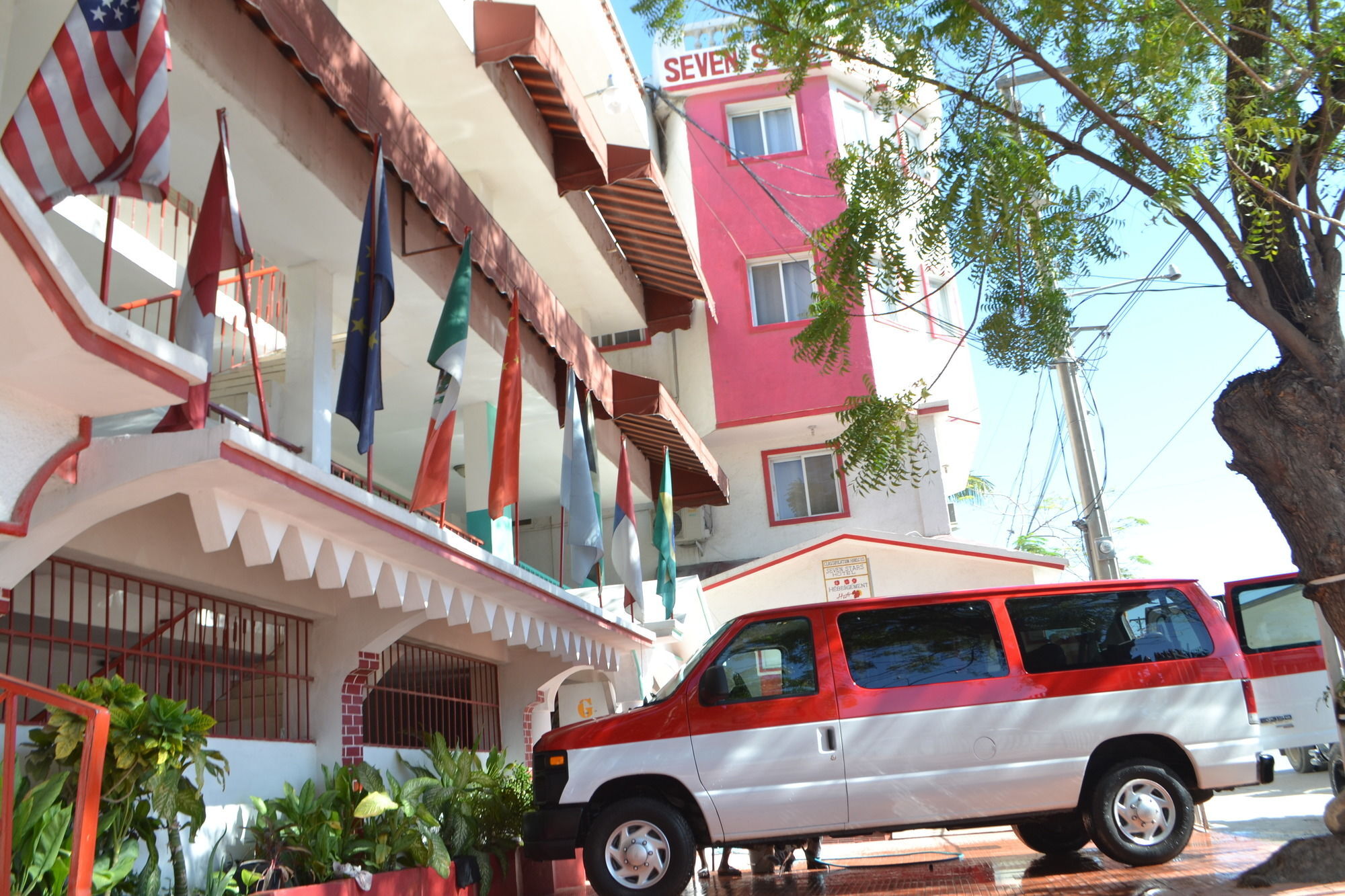 Seven Stars Hotel Musseau Екстериор снимка